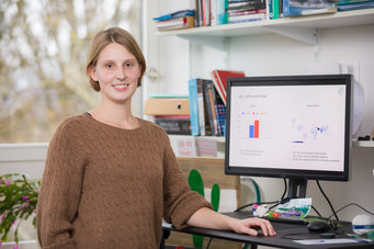 With the CaCTüS programme, Franziska Bröker is contributing to equal opportunities, while at the same time writing her PhD thesis.